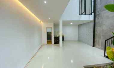 Rumah Baru Desain Modern Akses Mudah 2 Lantai di Maguwoharjo Sleman