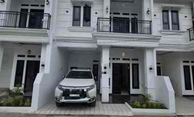 dijual rumah mampang pancoran mas depok
