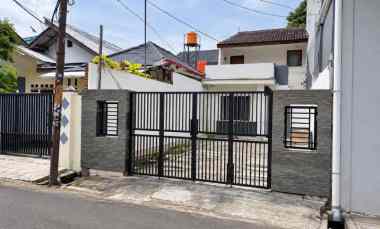 Akses Mudah, Lingkungan Nyaman Dijual Rumah Shm Mampang Prapatan