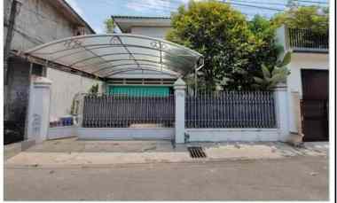 Rumah 2.5Lt, Rooftop, Pool, Hdp Utara, Furnished, Mampang Prapatan X