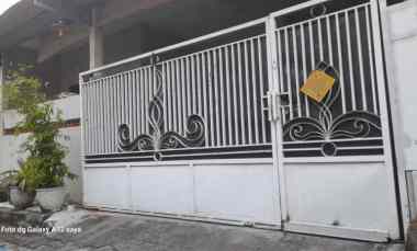 Rumah 1.5 Lantai Manukan Surabaya SHM Garasi dekat Jalan Raya