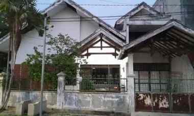 dijual rumah manyar