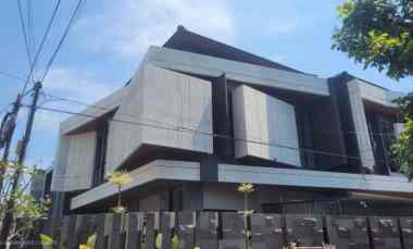 Rumah di Manyar Indah New Gress Bagus Modern Kontemporer