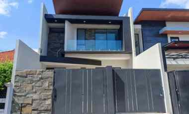 Rumah Baru 2 Lantai Manyar Jaya Surabaya Modern dan Nyaman