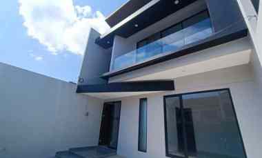 Rumah Dijual di Manyar Jaya Surabaya