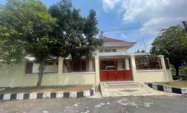 Rumah Terawat dan Bagus Manyar Kartika Surabaya Bebas Banjir