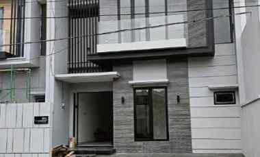 Dijual Cepat Rumah Baru Manyar Kartika Jalan Utama Minimalis Mewah