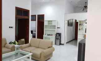 Rumah Terawat di Manyar Kertoadi dekat Merr Its Surabaya