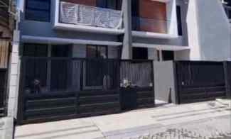 Brand New House 2 Lantai Manyar dekat Raya MERR, Kertajaya