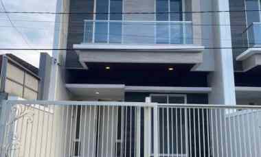 Rumah Baru 2 Lantai Manyar Kertoadi Surabaya Row Jalan 3 Mobil