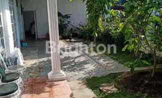 Rumah Manyar Kertoadi Surabaya dekat ITS KONI Kertajaya Indah