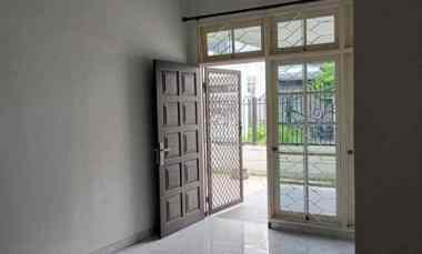 Rumah Manyar Kertoadi Surabaya LT 240m2 Masih Bagus dan Terawat