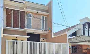 Dijual Rumah Manyar Kertoadi Komplek Elit Baru Gress