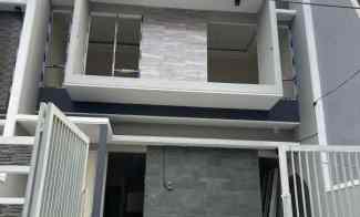 Rumah Baru di Manyar Tirtomoyo Manyar Tirtoasri dekat Petra Kampus Stiesia