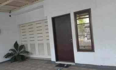 Rumah 2 Lantai Lebar 12 Manyar Tirto Carport 3 Mobil, Row Jalan 3 Mobi
