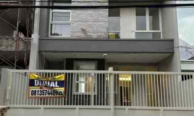 Rumah Baru Manyar Tirtoyoso 2 Lantai Row Jalan Kembar Surabaya