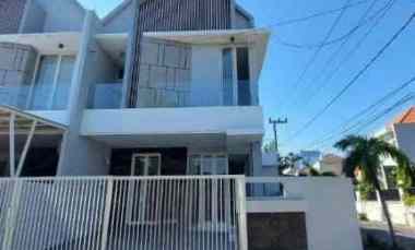 Rumah Manyar Tompotika dekat Galaxy Mall, Klampis, Pakuwon City DND