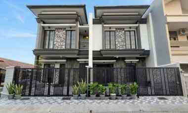 Rumah Manyar Tompotika NEW Minimalis Carport 2, Row 2.5 Mobil
