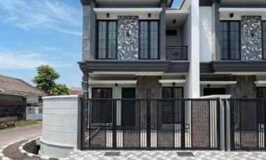 dijual rumah manyar tompotika