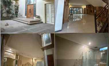 Margorejo Indah Jln Kembar Rumah Mewah Klasik 2 lantai Nego Smpe Deal