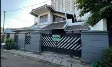 dijual rumah menteng