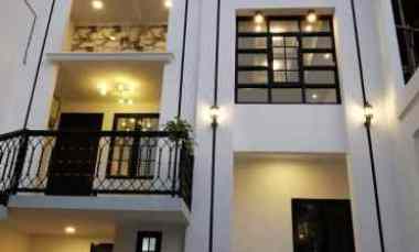 Rumah Mewah 3 Lantai Siap Huni Murah Lokasi Strategis DiLimo,Depok