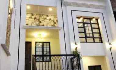 Rumah Cantik 3 Lantai di Meruyung Depok Selangkah Tol Limo