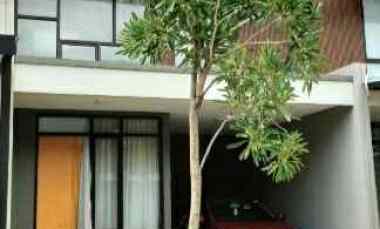 dijual rumah metland transyogi