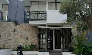 Dijual Rumah Mewah 2 Lantai dekat Kampus Poltek