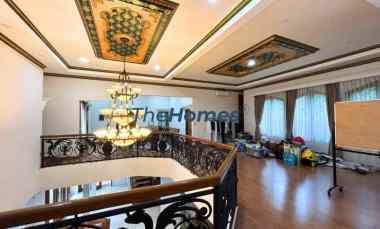 Dijual Rumah Mewah Hook di Gudang Peluru, Kebon Baru, Tebet