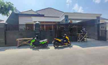 Dijual Rumah Mewah di Sumber Banjarsari Solo