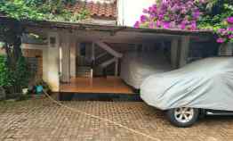Dijual Rumah Mewah Serasa Villa di Jagakarsa