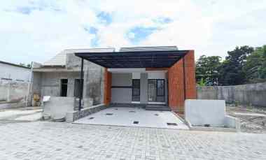 Rumah Siap Huni Design Tropis Modern di Cebongan Sleman