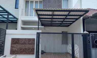 Rumah Mulyosari, Lantai Granite 80, 2 Lantai, Row 3.5 Mobil