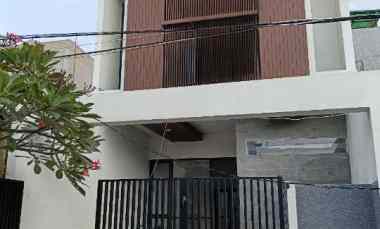 Siap Huni Modern Kontemporer Harga 1M an Area Mulyosari, Surabaya