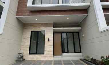 Dijual Rumah Baru Mulyosari Utara Surabaya Timur - SHM - Carport 2