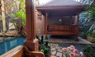 Rumah Mewah 2 Lantai Gaya American Classic Area Munjul dekat Pintu Tol