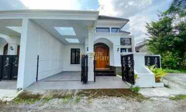 Rumah Klasik Modern 300 meter dari jl. Besi Jangkang, Eksklusif