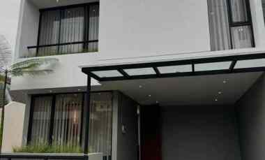 Rumah Mewah 2 lantai dengan Desain Kontemporer Full Furnished di Ngaglik