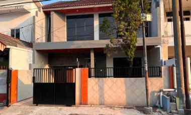 Rumah di Nginden Baru Renovasi, Lokasi Strategis Tengah Kota Surabaya