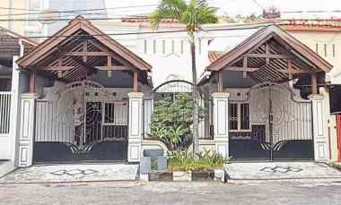 Rumah Second Nginden Intan 1M-an, Strategis di Surabaya Timur