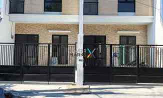 Fast Sale Rumah Baru Gress Nirwana Eksekutif dekat Rungkut