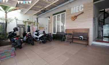 Rumah di Perum Nirwana Eksekutif Surabaya Bagus dan Terawat