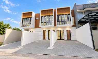 dijual rumah nirwana eksekutif