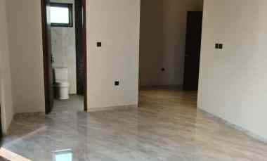 North Victoria, Rumah Baru Gress, dekat Pakuwon, Row Jln 3 mobil