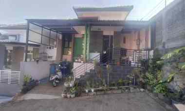 Over Credit atau Jual Rumah Besar di Kawasan Sejuk Cimahi Atas