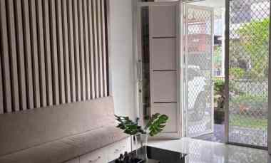 Rumah Pakuwon City Minimalis, Siap Huni Row Jalan 3 Mobil