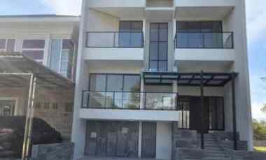 Rumah Pakuwon City Imperial Beach Split Level New Gress Minimalis