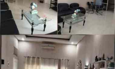 1MAN Pakuwon City Row 2,5 Mobil Rumah Second Minimalis Bersih