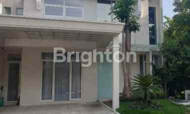 dijual rumah pakuwon city